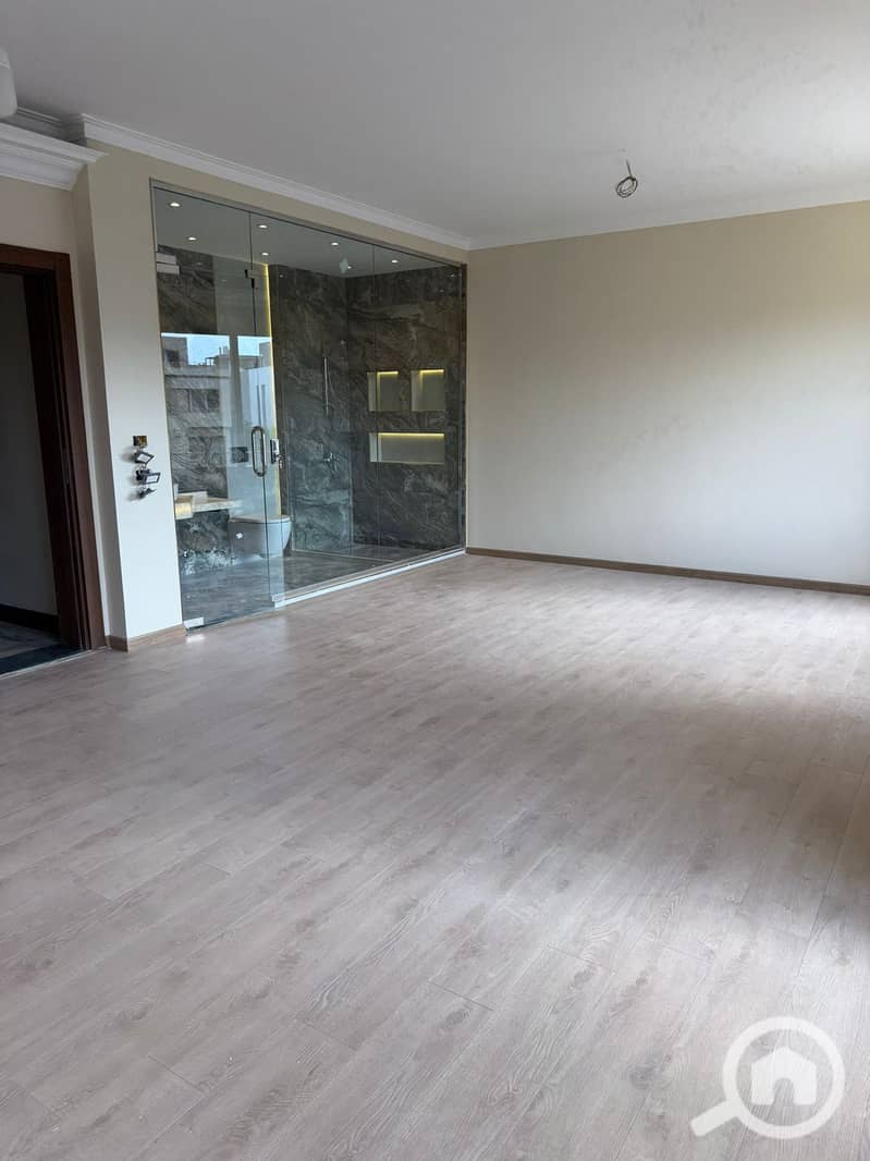 4 9bf5c1f7-aaf4-4872-adb6-6b9fe34dc180. jpg