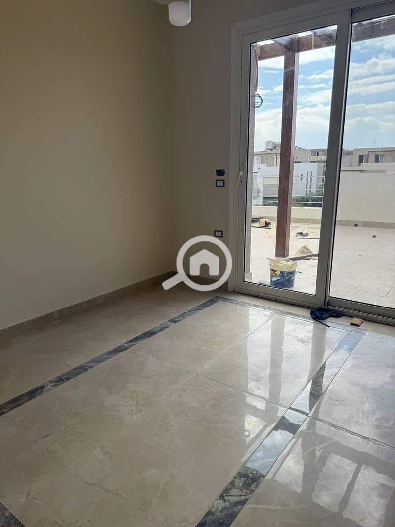 10 261c33e5-8e2b-4201-b523-53f54504361b. jpg