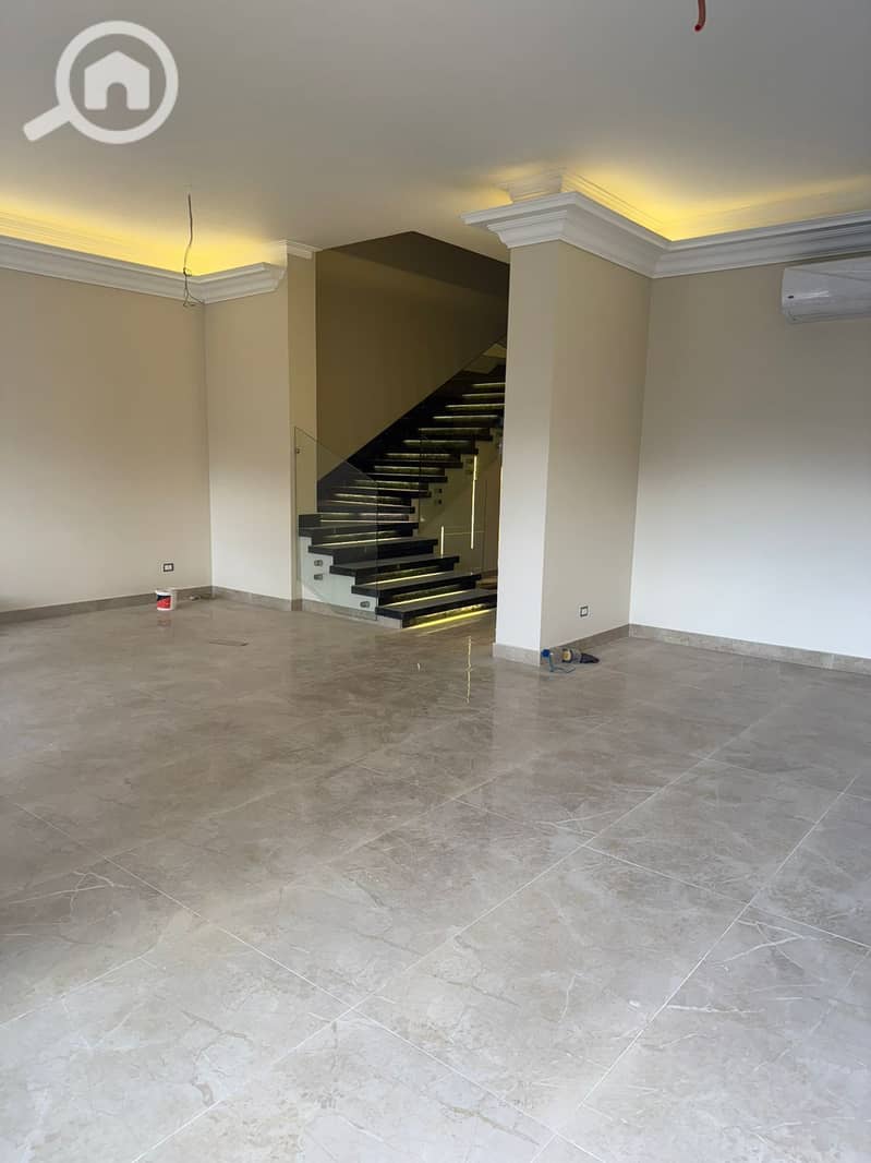 12 2401f890-8484-449a-be4d-9557554fefe1. jpg