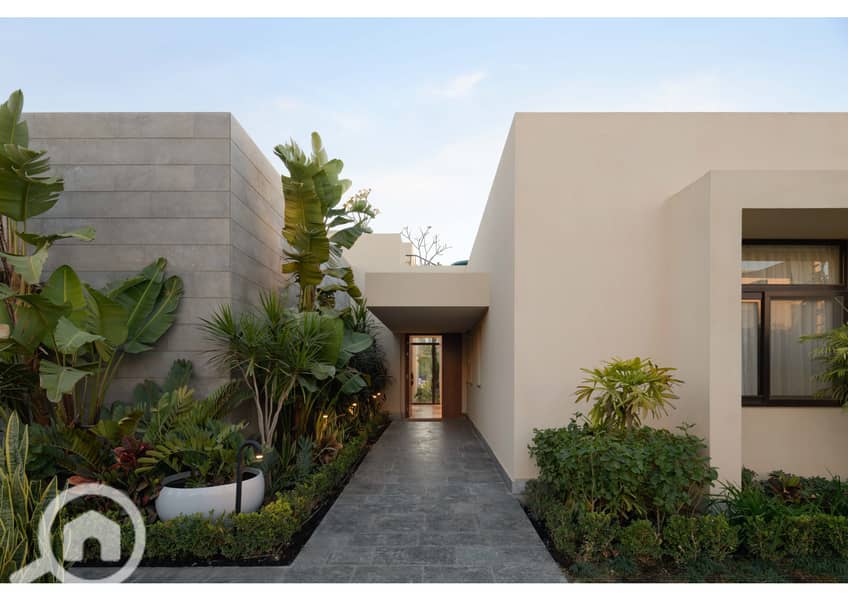 10 OWest Live Shots_Page_05. jpg