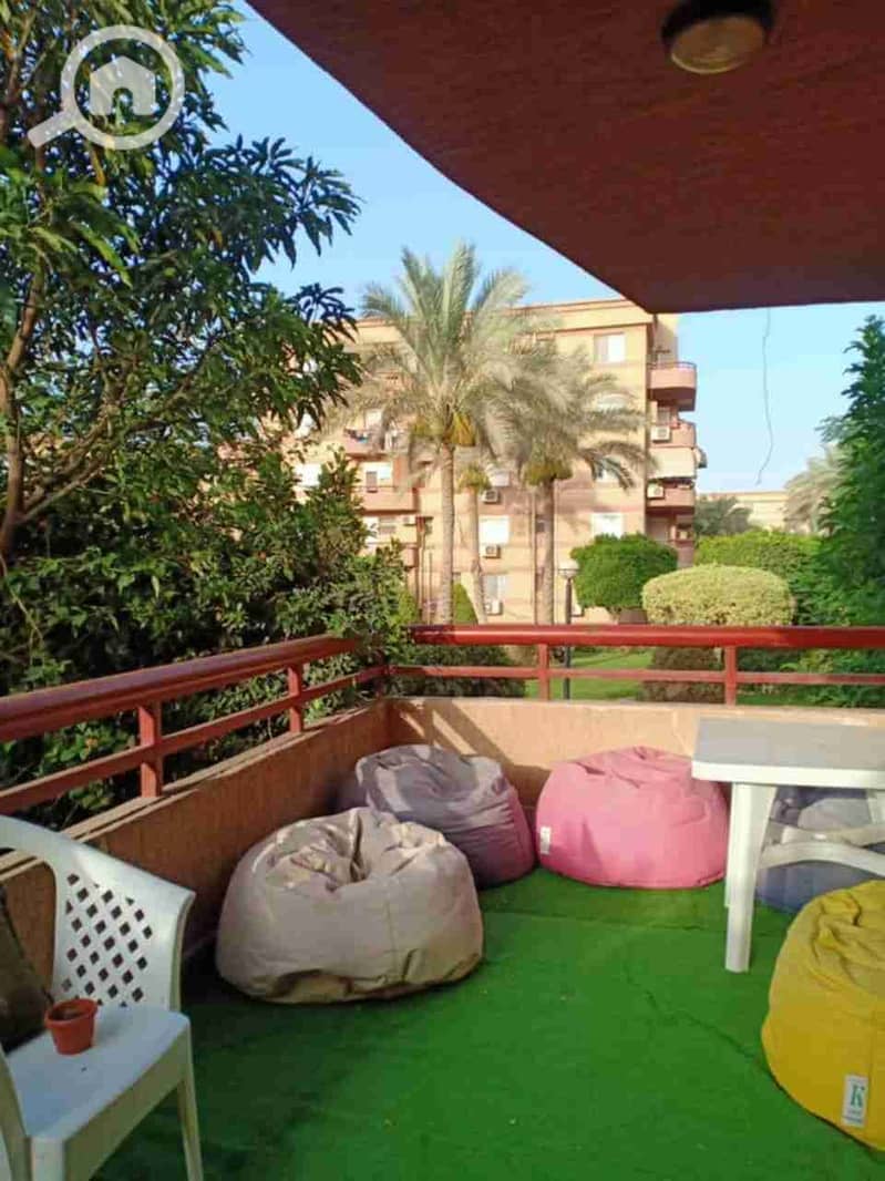 1000591106. jpg 1000591106. jpg