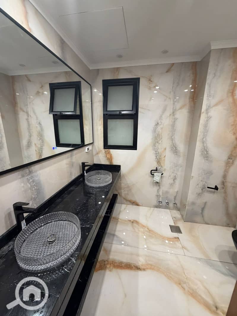 3 02f6376e-75d2-4e7f-8b1d-d188b752c421. jpg