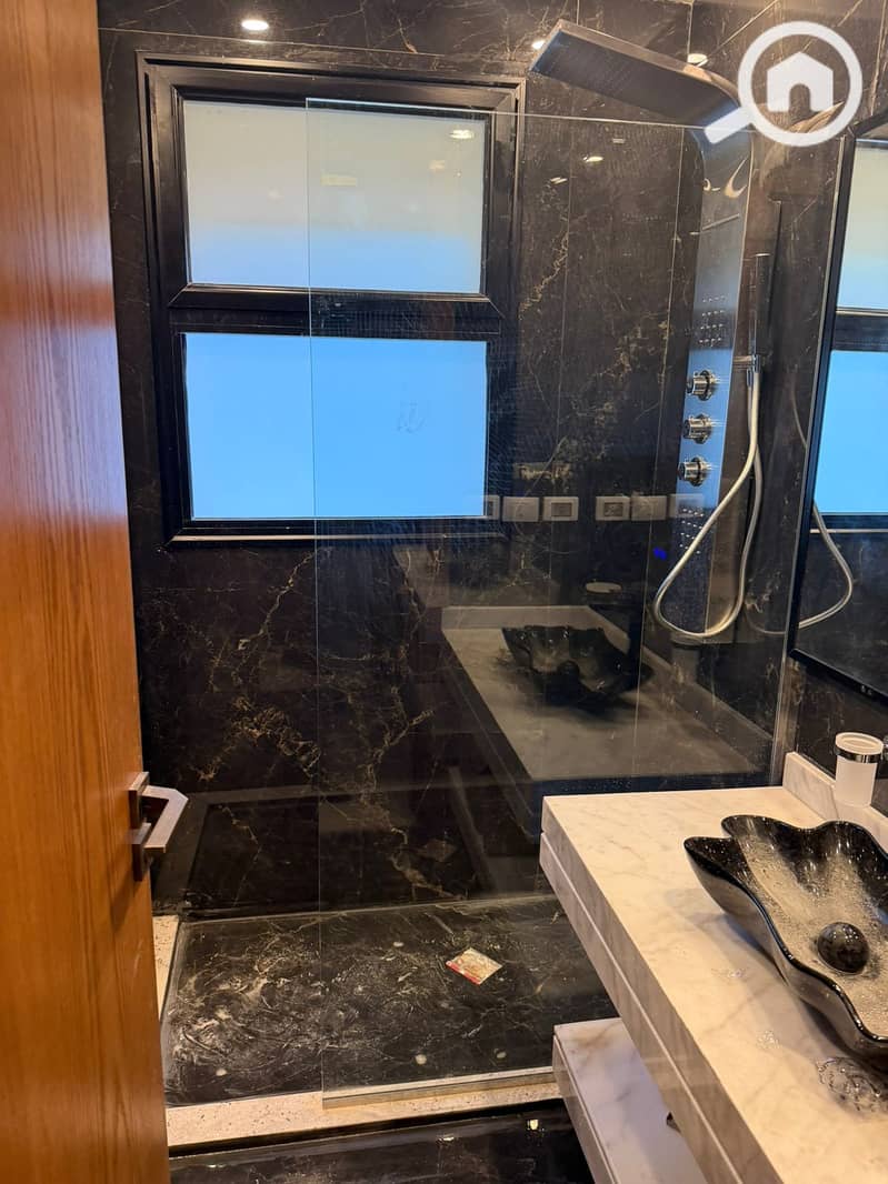 6 de64ea60-f93d-4ced-879a-979de37e409b. jpg