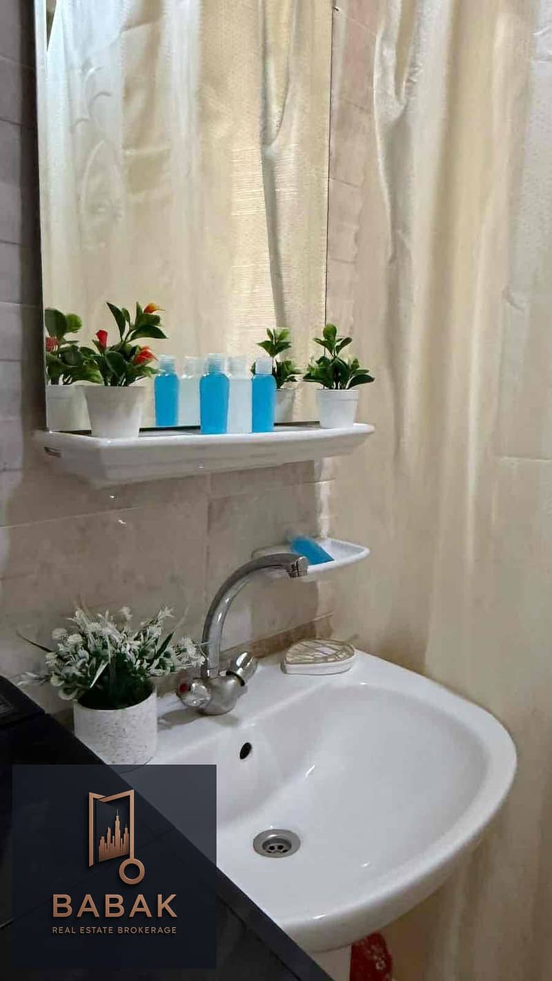 12 ab405594-f7a4-49cb-afed-6f973c4b95ed. jpg