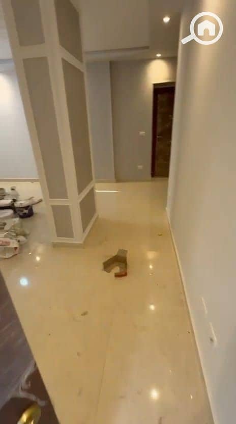 9 0e5723de-1a81-445b-8f1e-225961478c90. jpg