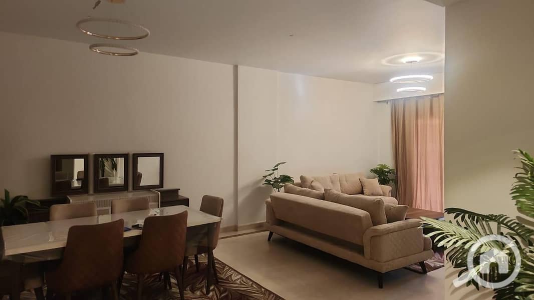 7 abfebfc8-1063-4715-8080-ffa66e686cc5. jpg