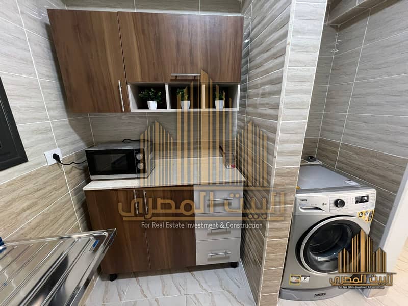 10 U448794 (13). jpeg