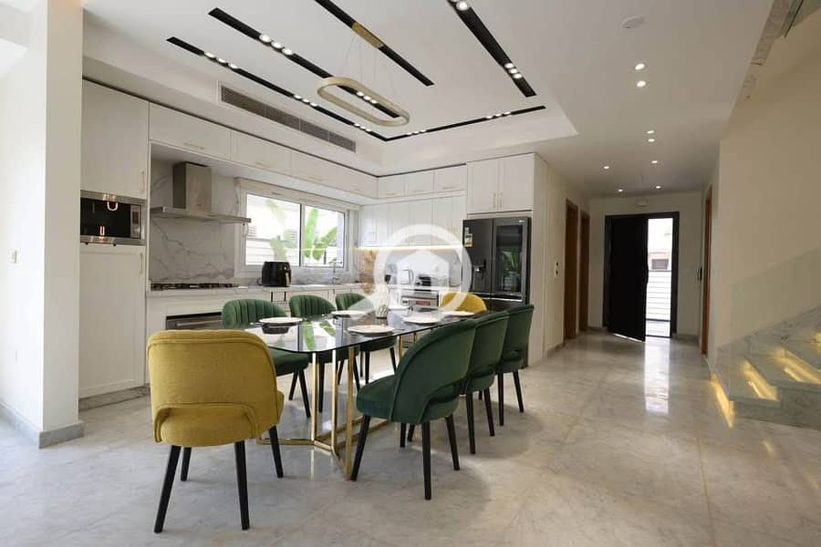 6 524997061_760293876477111_1431797889269073671_n. jpg