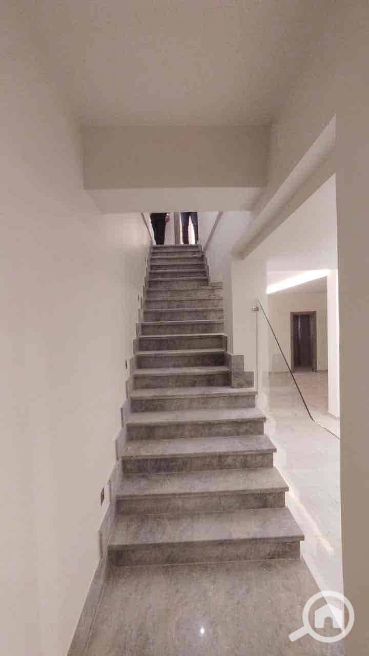 15 e2c0a3a5-052c-4c3c-8561-151a10fe2fde. jpg