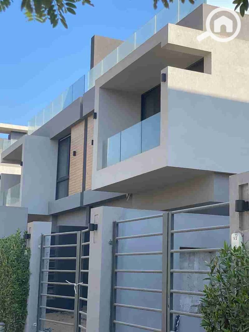 10 IMG_20251008_221023_806. jpg