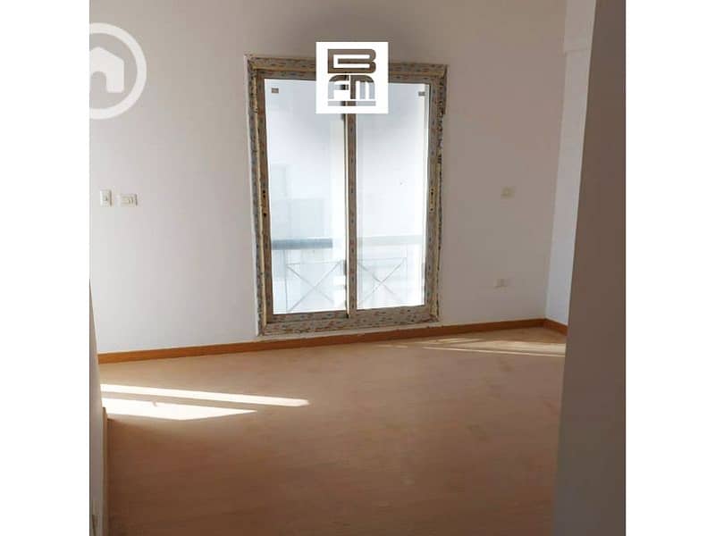 10 85302236-acf2-4adf-8549-0fc8a035d02b. jpg