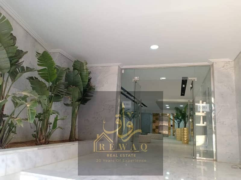 11 ed505430-85e5-4489-bdd6-26a08bef05b8. jpeg