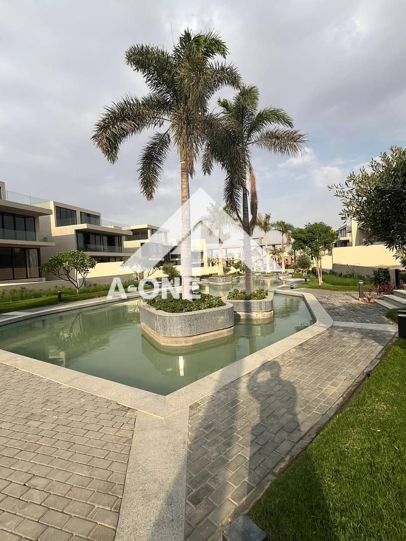 8 83b250b9-8eaa-4723-82a8-44bd2c429961. jpg