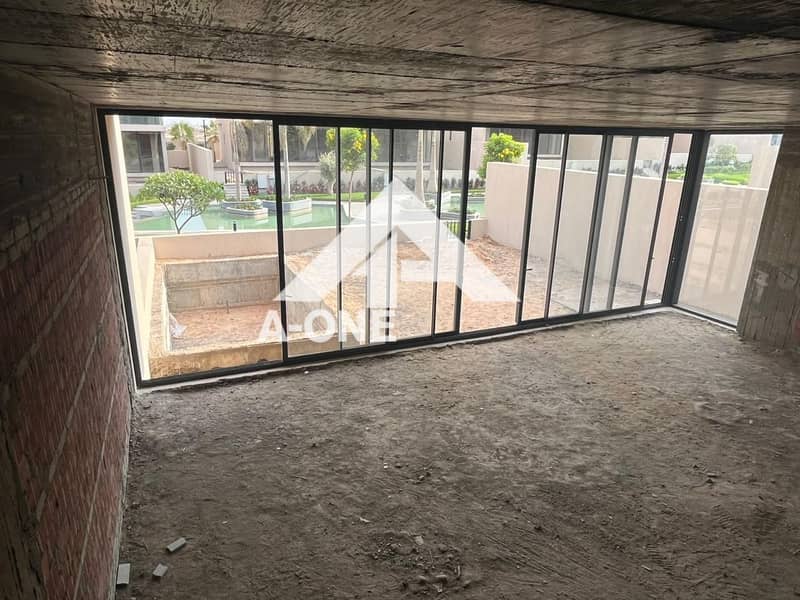 10 786a1f10-5293-44e8-86d4-011e91fbf50f. jpg