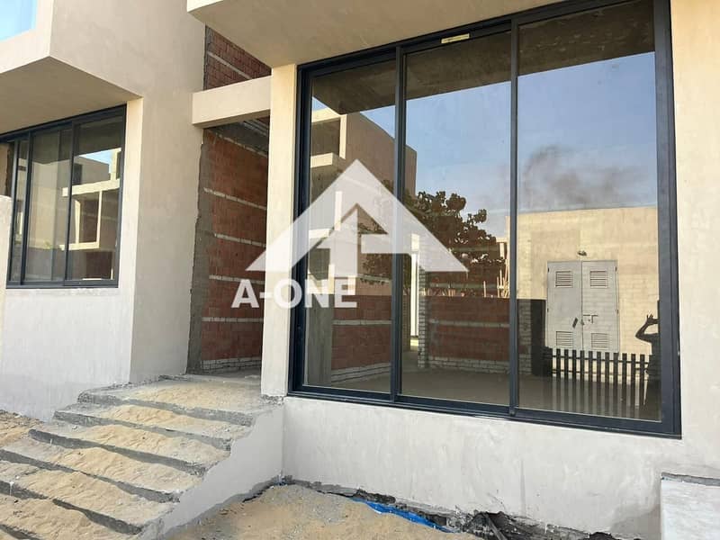 12 c00ddc74-ff7d-44b2-8163-54ab687f59bc. jpg