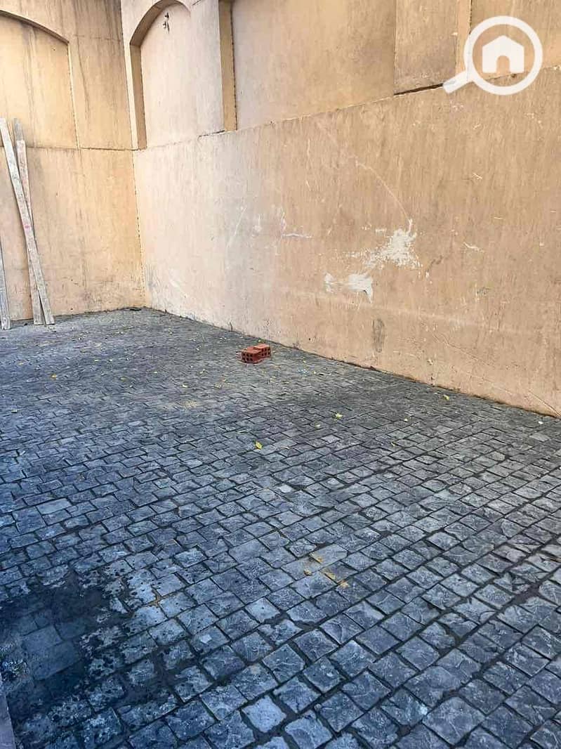 15 58d8676b-6508-458d-9238-234f613c3034. jpg