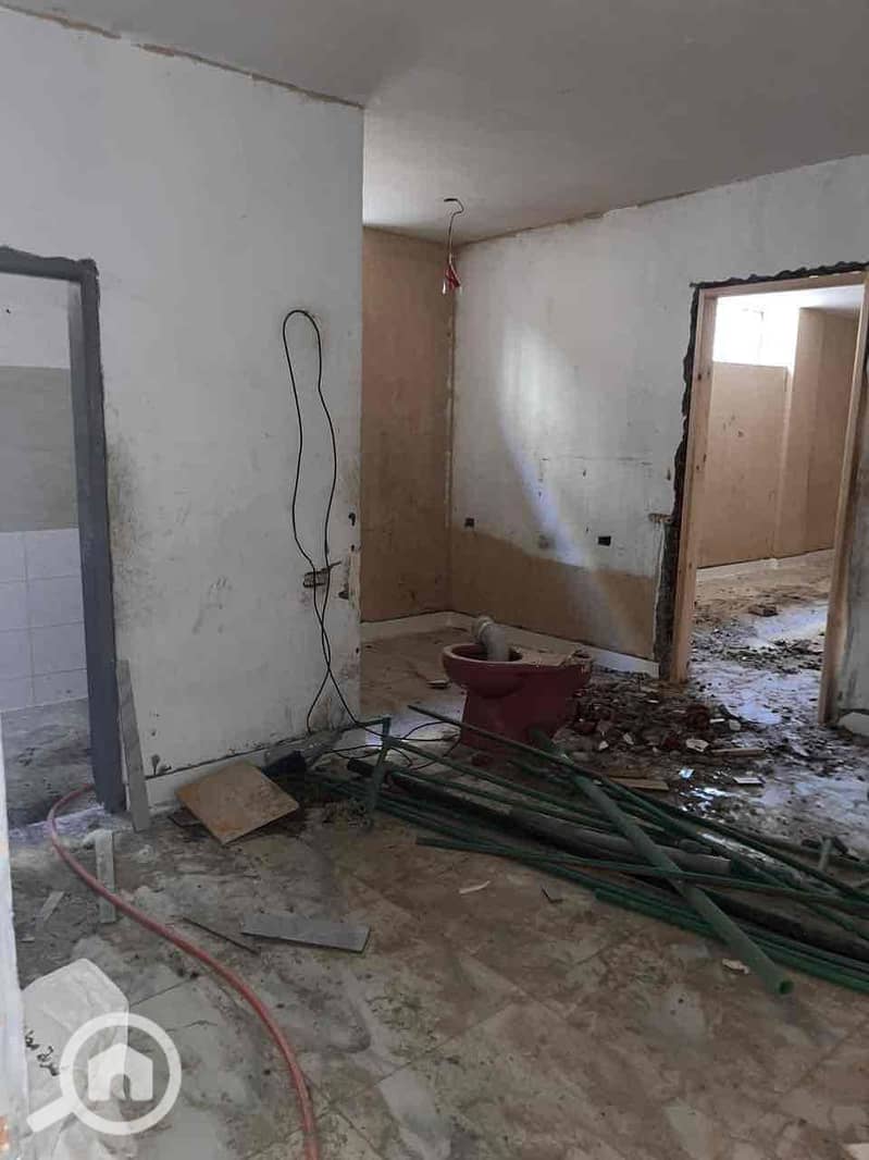 24 5f633698-ce98-418a-9f86-3d0a13c89b9b. jpg