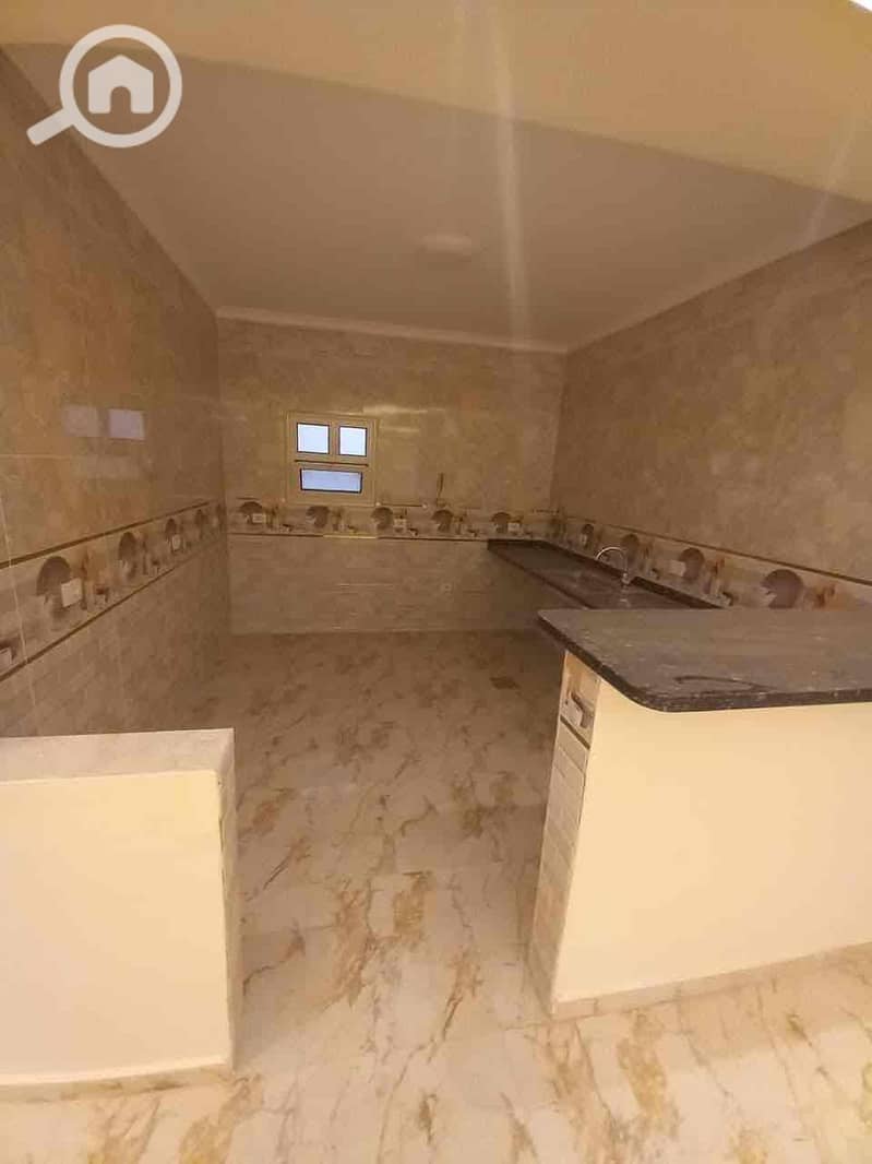 22 b5c47dc6-7107-4136-bbbb-b5227d51d7b2. jpg