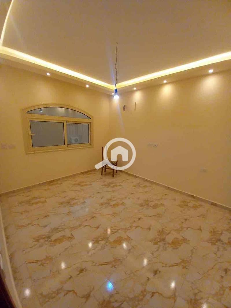 35 54b8a8d4-be66-4b08-b281-5dd939afff9b. jpg