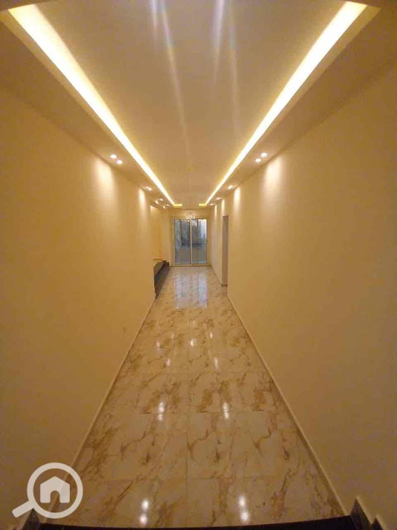 38 0df1c931-bec9-498f-8696-4e7fe2d2bd61. jpg