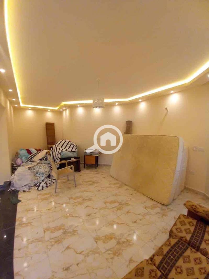 40 b80184a3-2201-4ece-a22d-a81164a8a39a. jpg