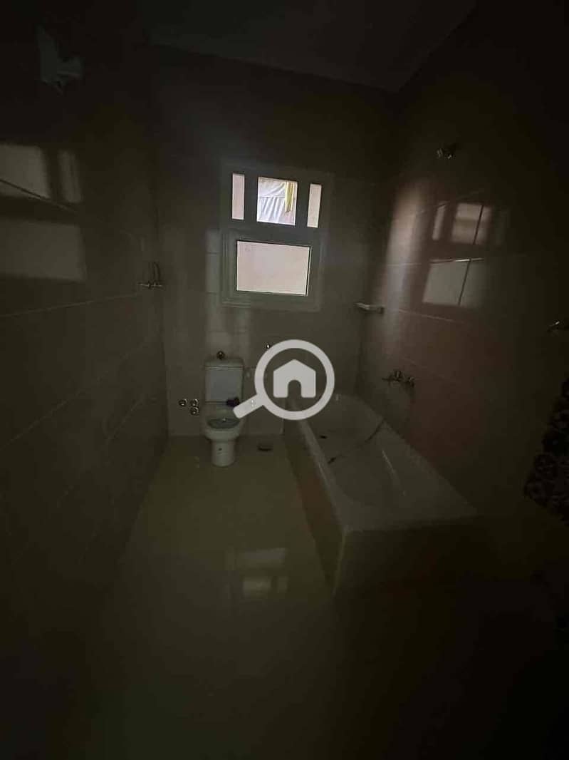 5 b4f61f53-46fb-4e13-9647-4c67aa65f4f5. jpg