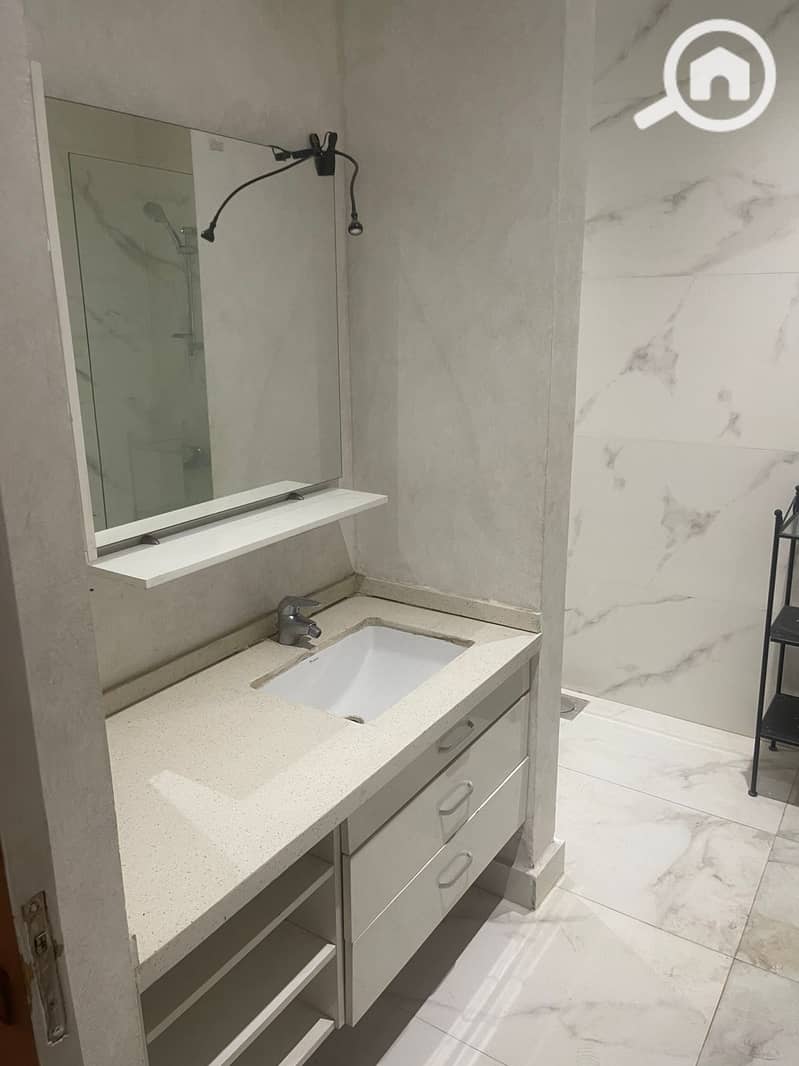 3 4d17dda6-8d15-4606-a11d-c6438bf84700. jpeg