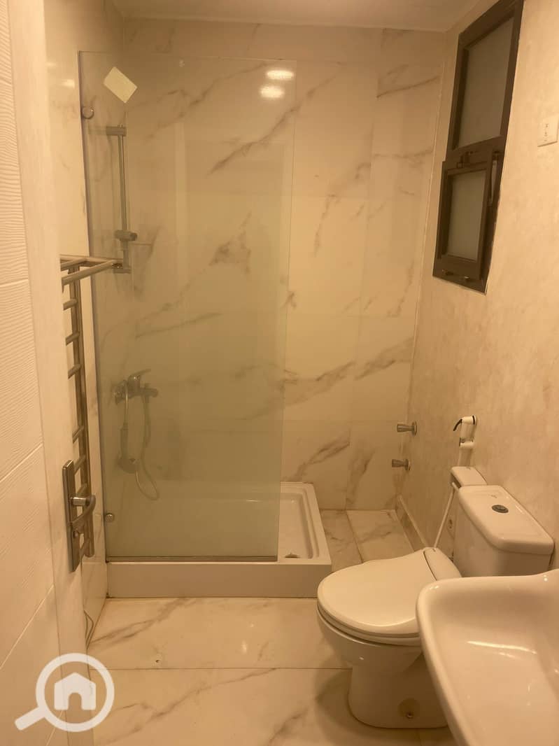 5 d75d8c8b-04c7-4e65-9dc6-357d673fbf17. jpeg