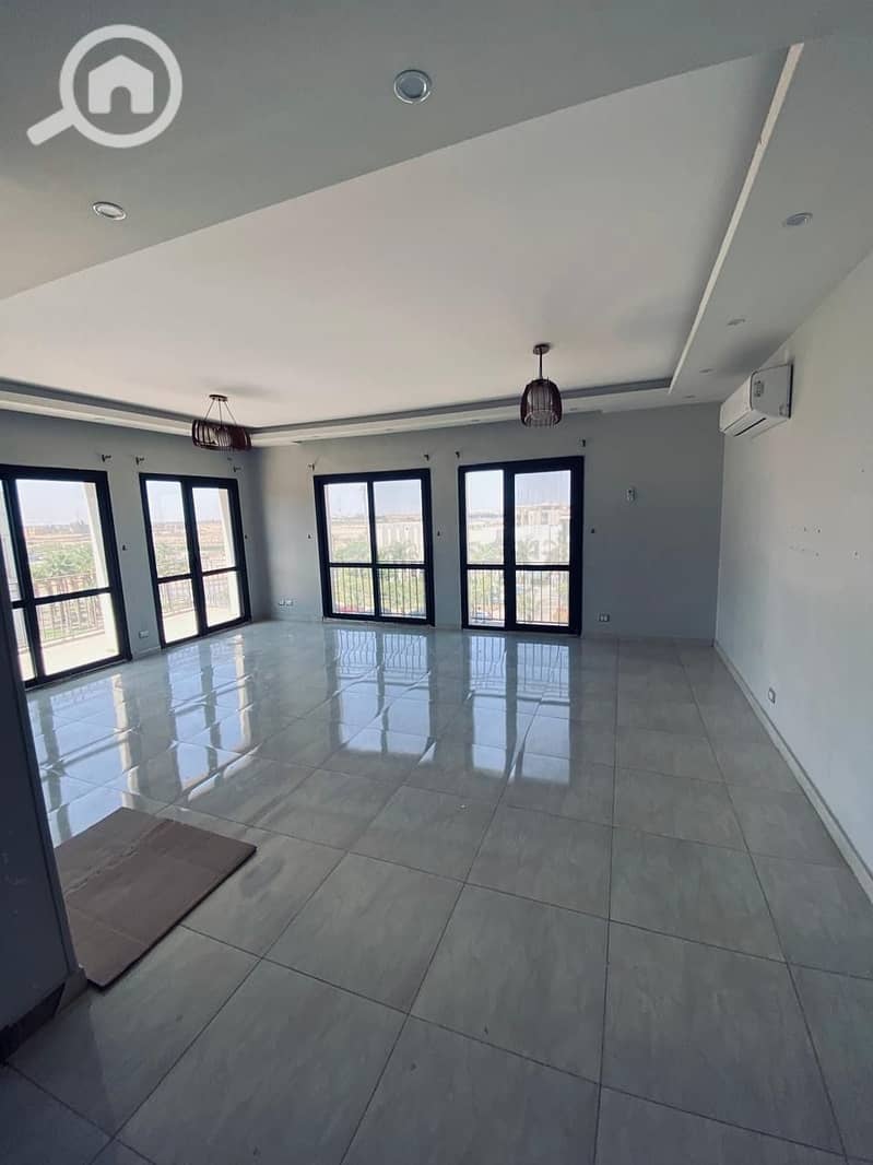 12 f076cd07-b338-4d33-9891-492610a6a8bc. jpeg