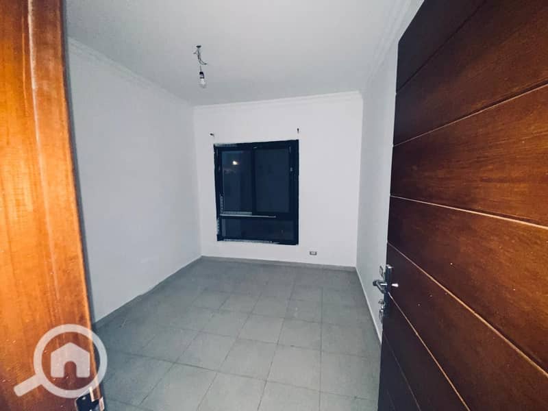 18 363a8ef5-4081-4a21-a144-52b487516557. jpeg