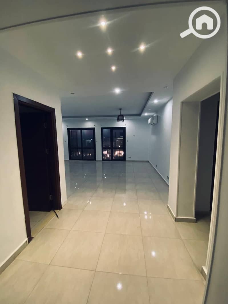 21 2c4901cb-84fe-43fb-8d9f-65851000eef1. jpeg