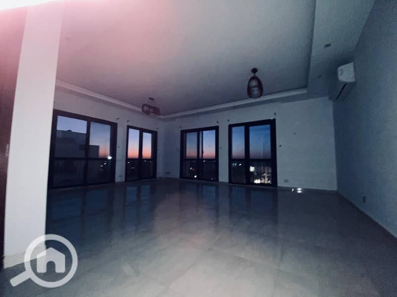 22 6de00f00-77b9-48e5-a51c-db4192973109. jpeg