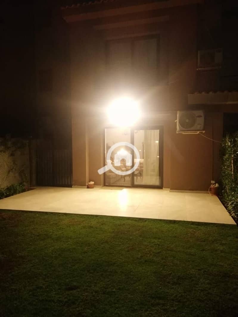 2 f4a047e5-3f43-4c32-9e7e-05cdd9e4f2a5. jpeg