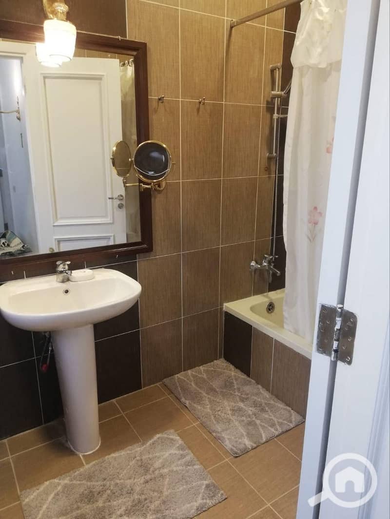 6 053fa00f-3d27-4f76-a4b3-e4903eea7703. jpeg