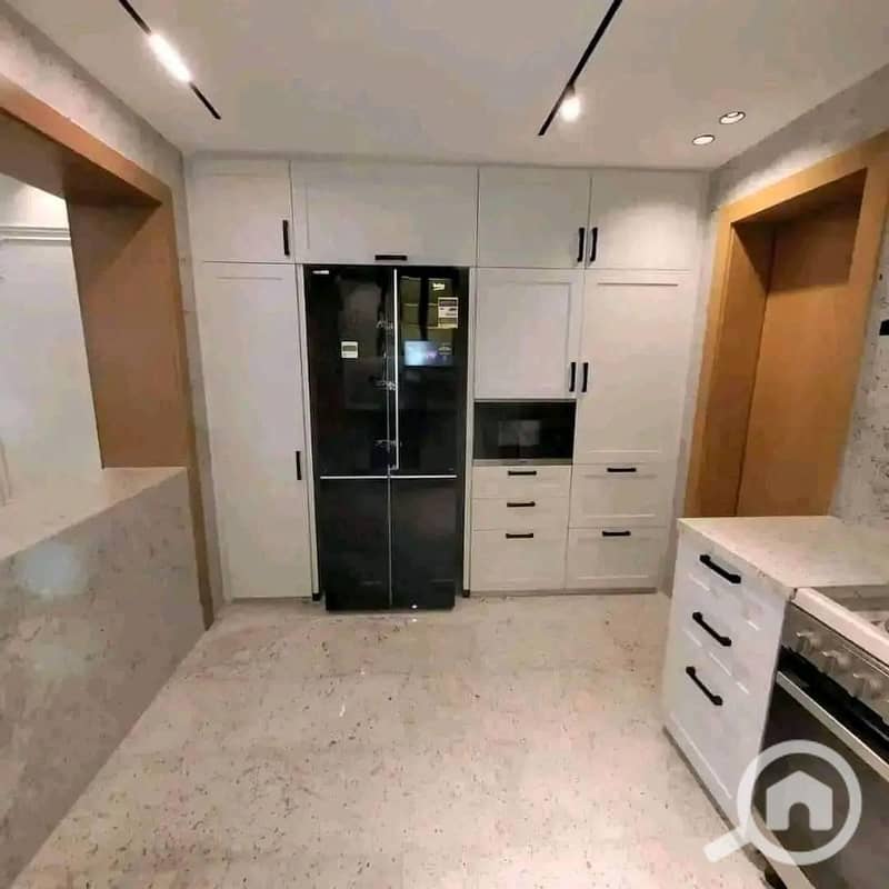 4 5675d401-4f7d-4dd3-b473-5eb3c7e93953. jpeg