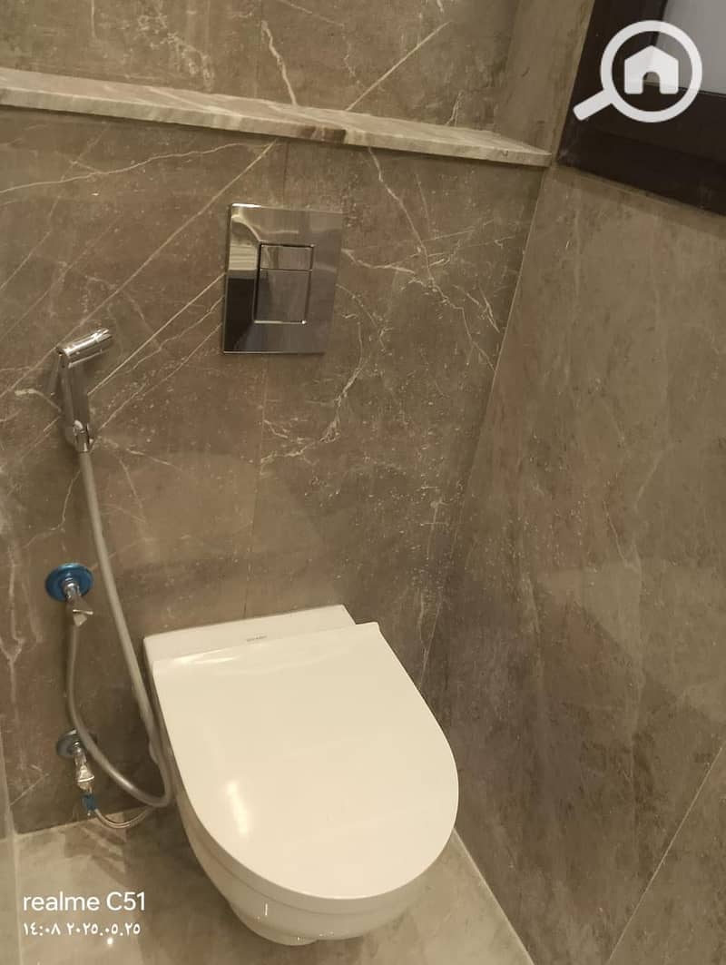 4 ae61fec5-d1c7-4979-a804-45e05732f2bd. jpeg