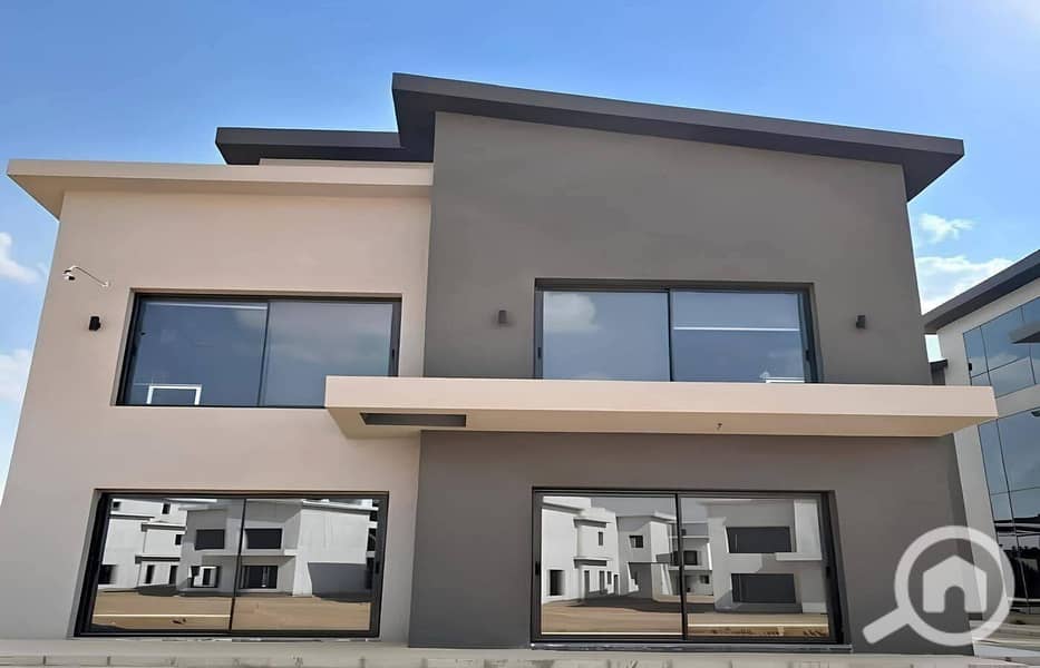 9 556097895_122146171904675605_6478857775552730686_n. jpg