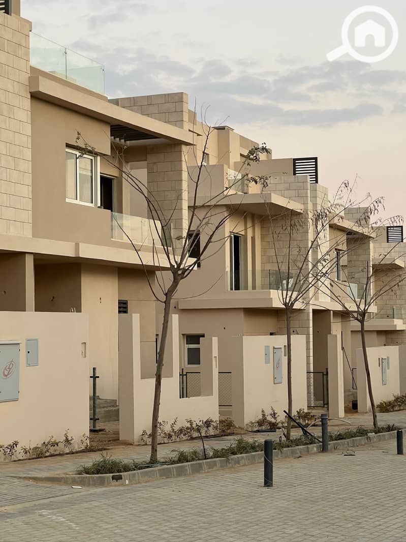 9 TAWNY Live Photos 1_page-0009. jpg