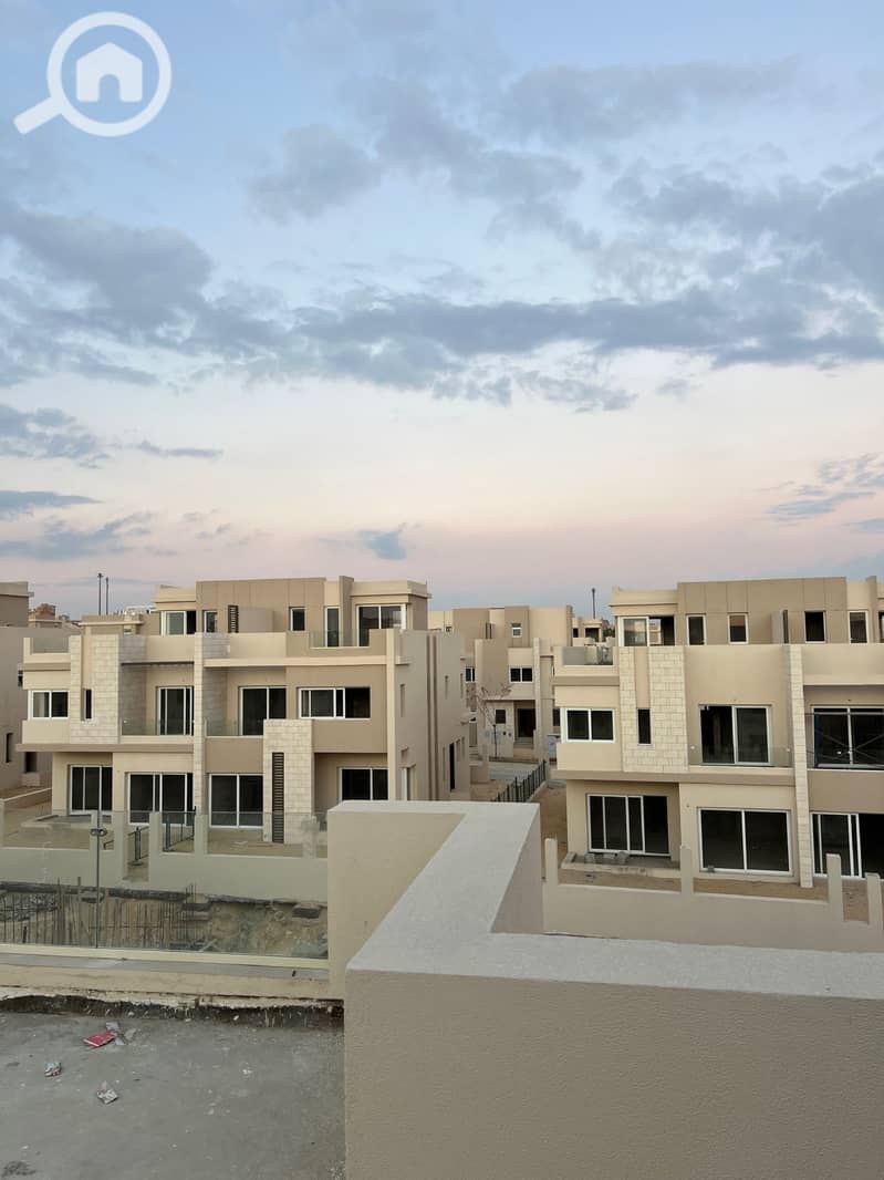 10 TAWNY Live Photos 1_page-0010. jpg