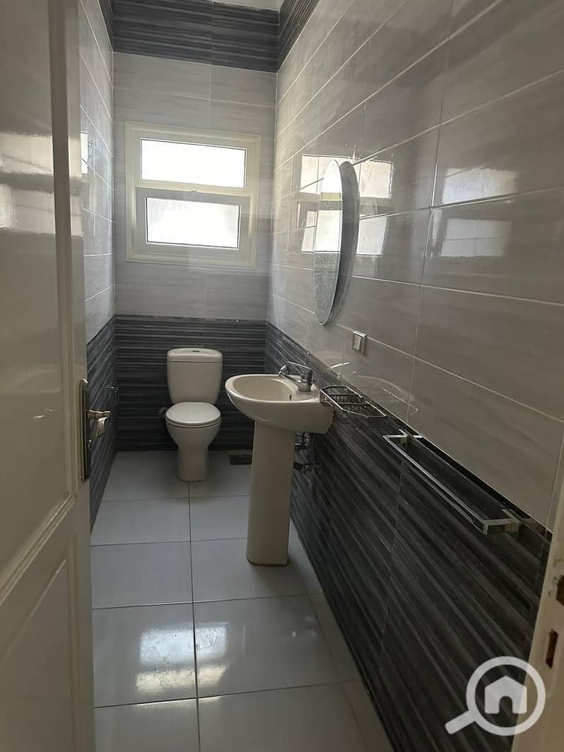 25 49ed20ad-a1cd-4a50-a8b5-55dcbc433959. jpg