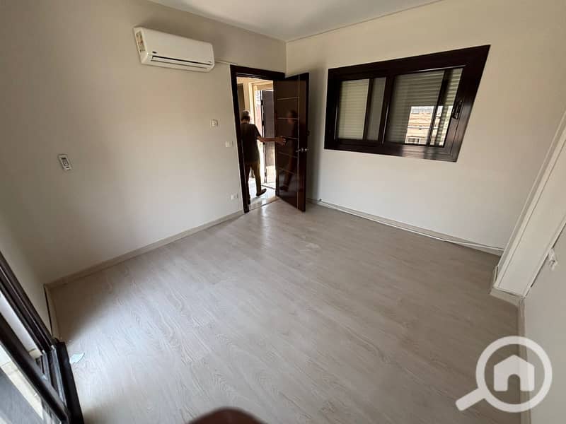 7 8e6bc426-5902-43a7-984b-f77fad3828aa. jpeg