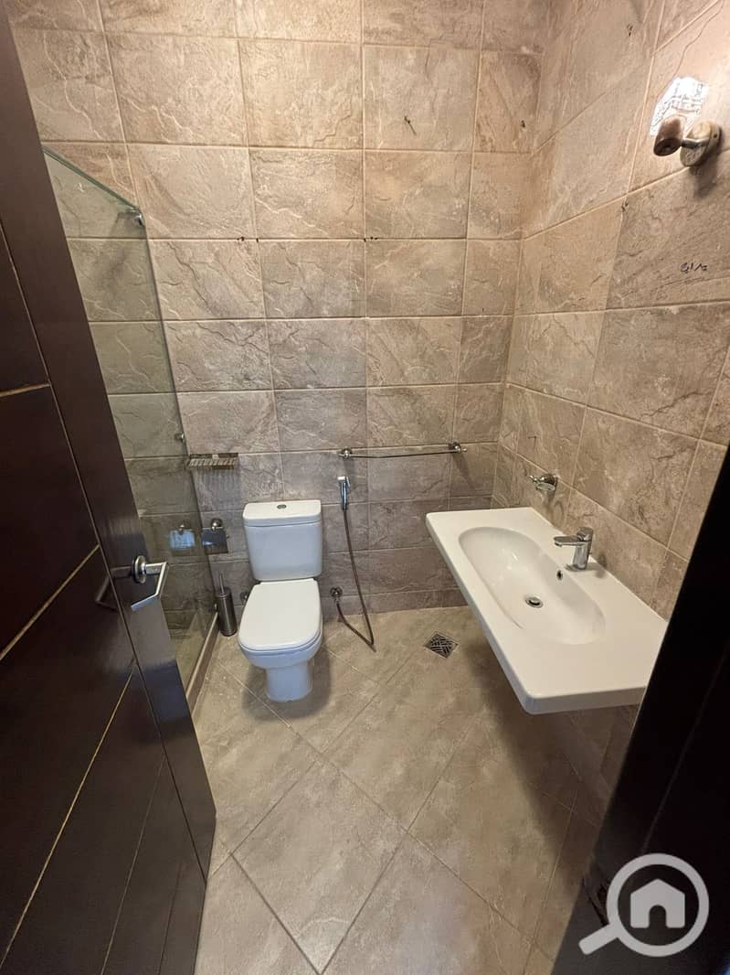 12 65eecbc4-8647-4d20-88bc-999f831d9ec7. jpeg