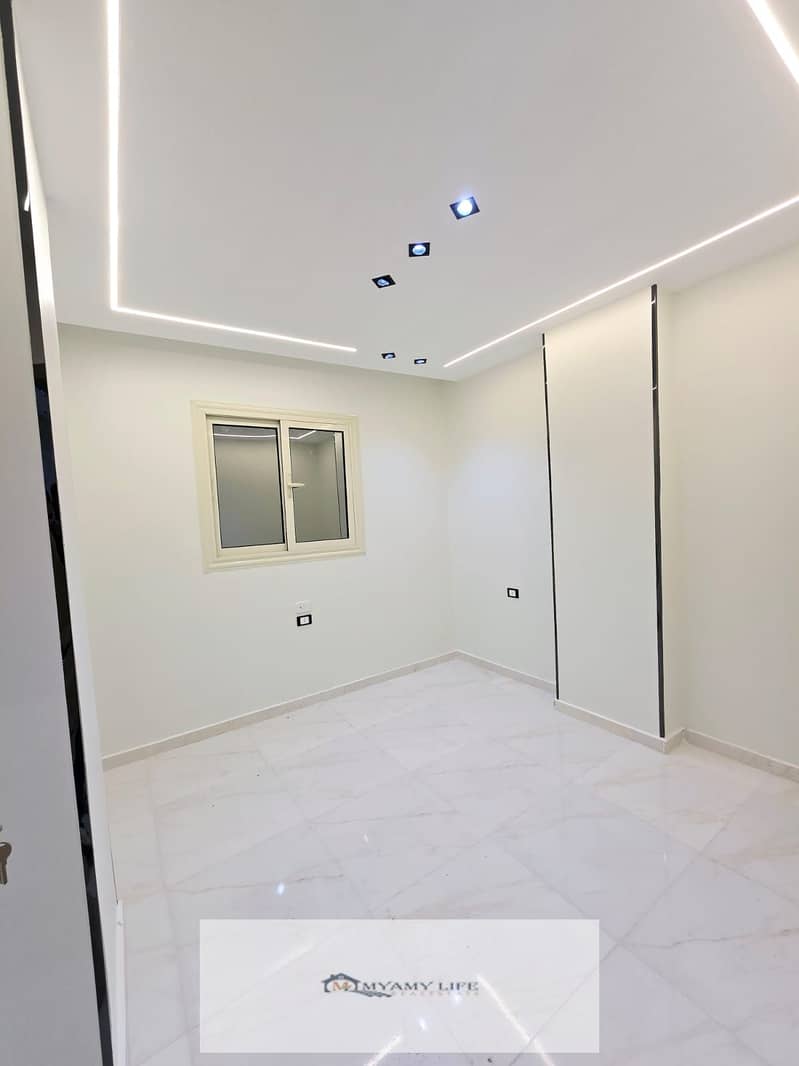 4 WhatsApp Image 2025-12-12 at 11.32. 44 AM (1). jpeg