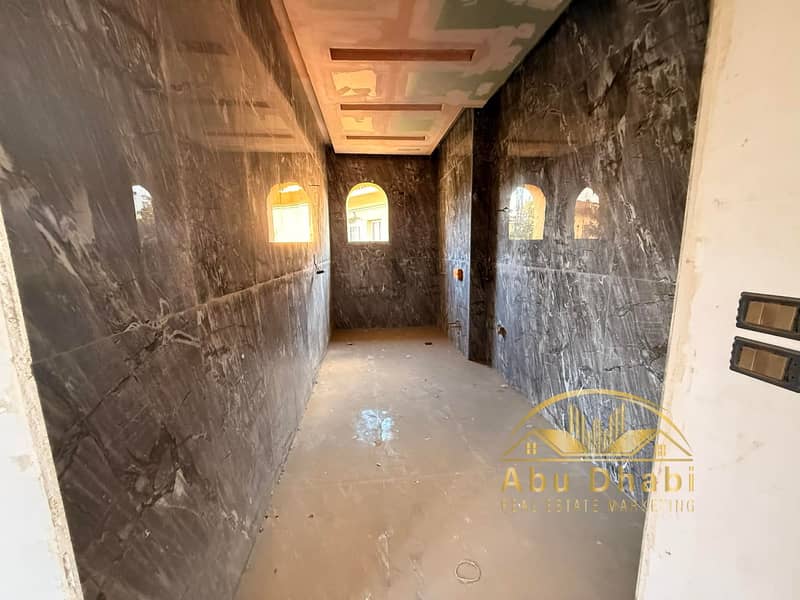 4 5e57715d-587f-4c15-b694-aa4f9440ce6a. jpg