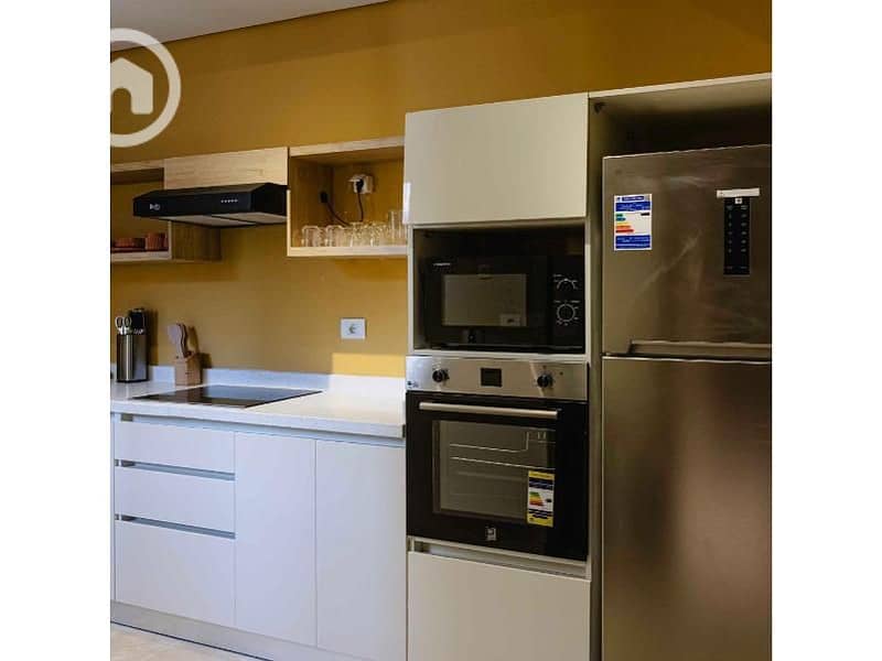 4 5c0eae89-c7b2-4d66-bd87-37e6c7c2064b. jpg