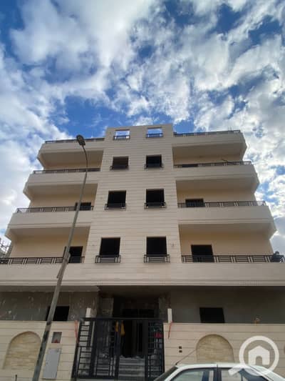 3 Bedroom Flat for Sale in 6th of October, Giza - IMG_8987. jpeg