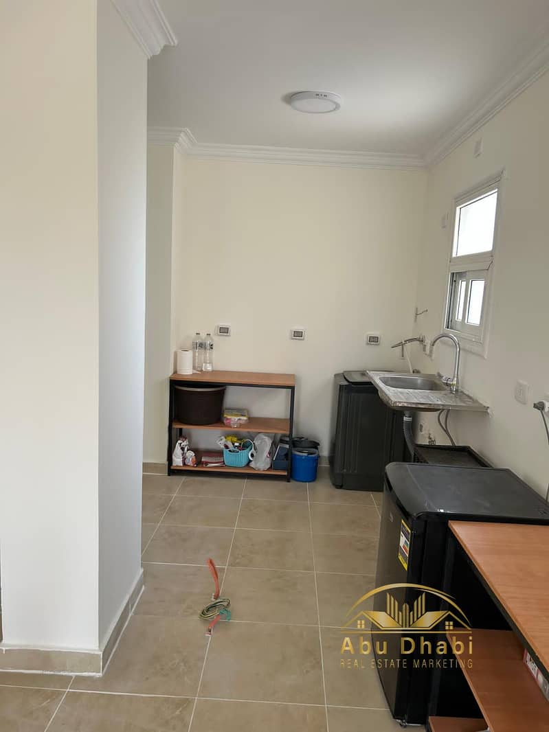 4 203d9f40-b988-44a7-929a-f7ca3d190625. jpg