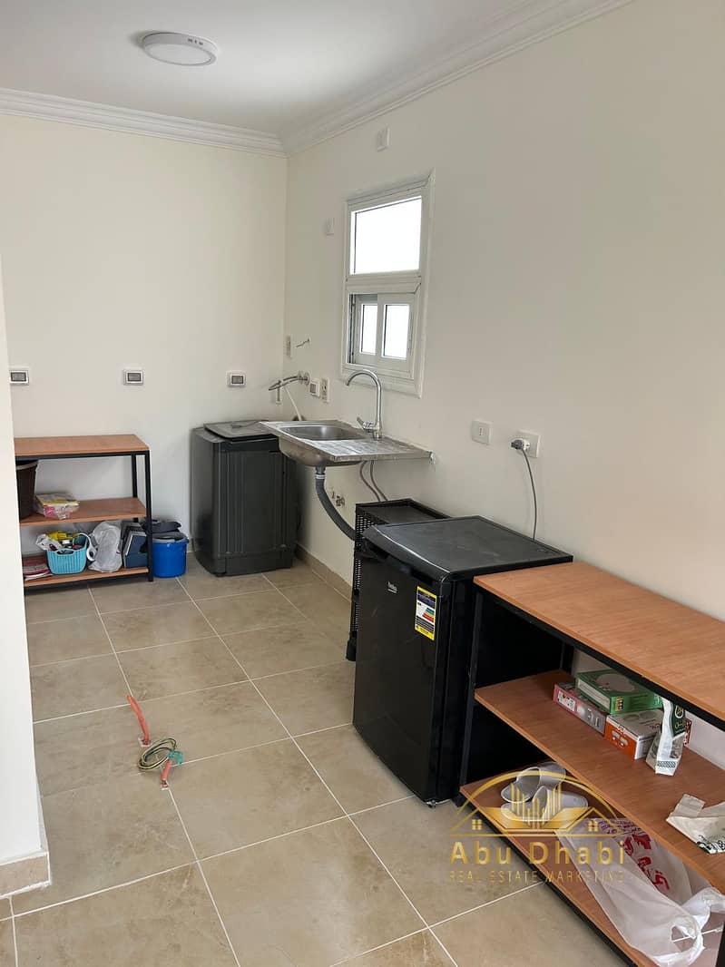 8 e8668ede-b90b-4835-a0ad-c89bf5bb27ad. jpg