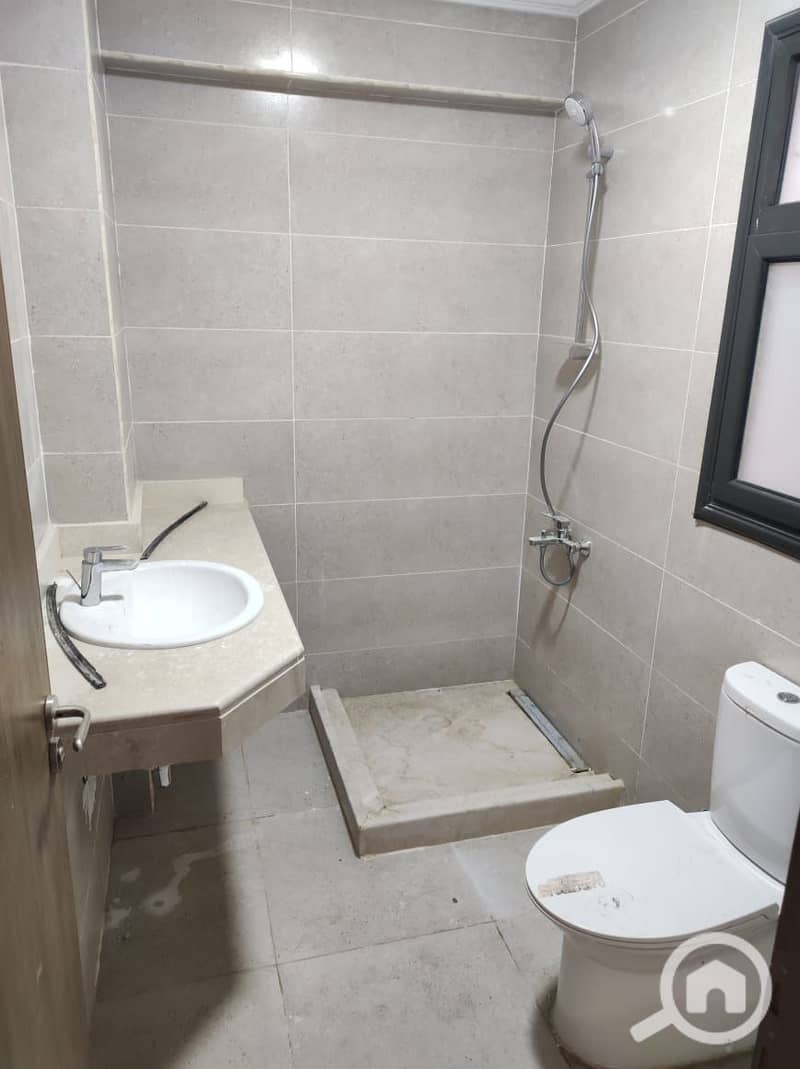 3 303394a0-23cc-41b3-aad3-2f2eeafc6426. jpg