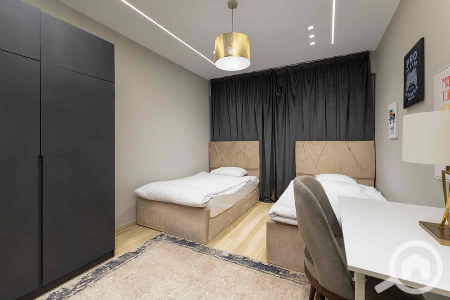 7 7f4d3f1d-c532-4b87-be31-0e7121f8227c. jpg